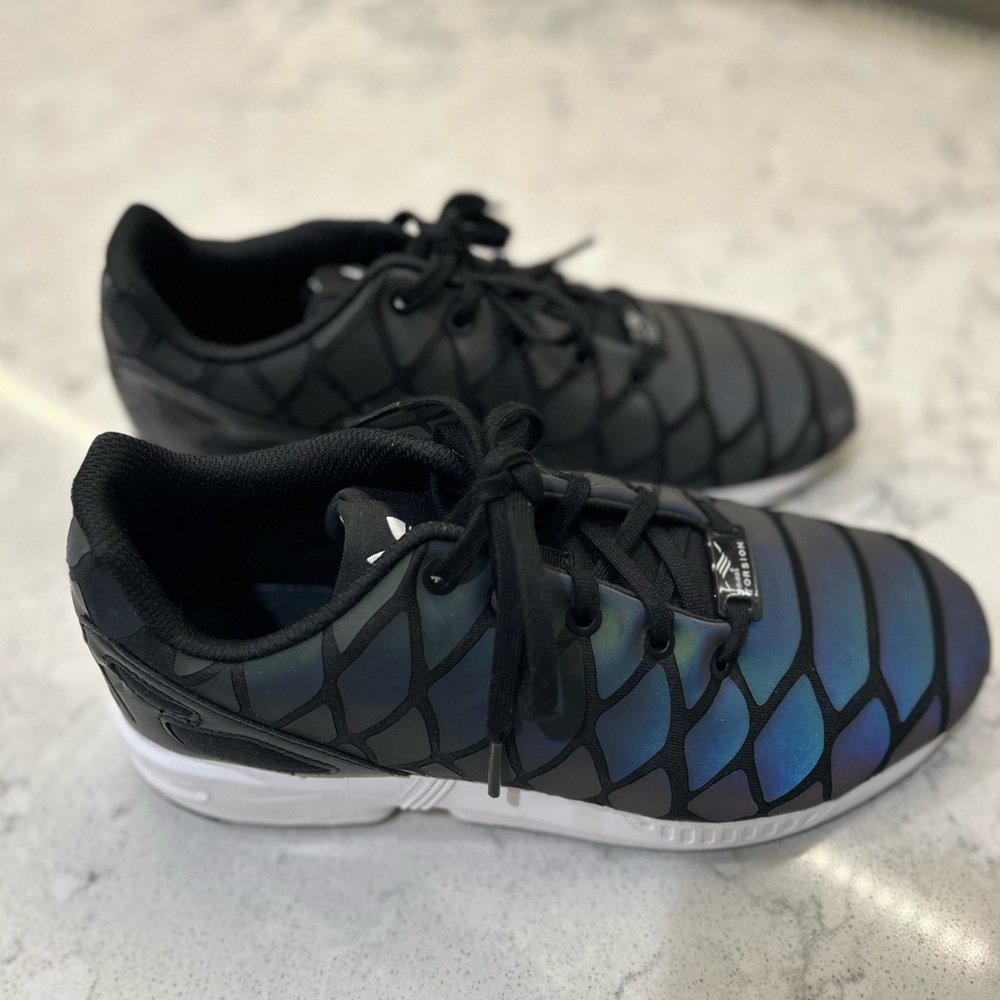 adidas Black and Blue Sneakers with Gradient Color and Geometric Design